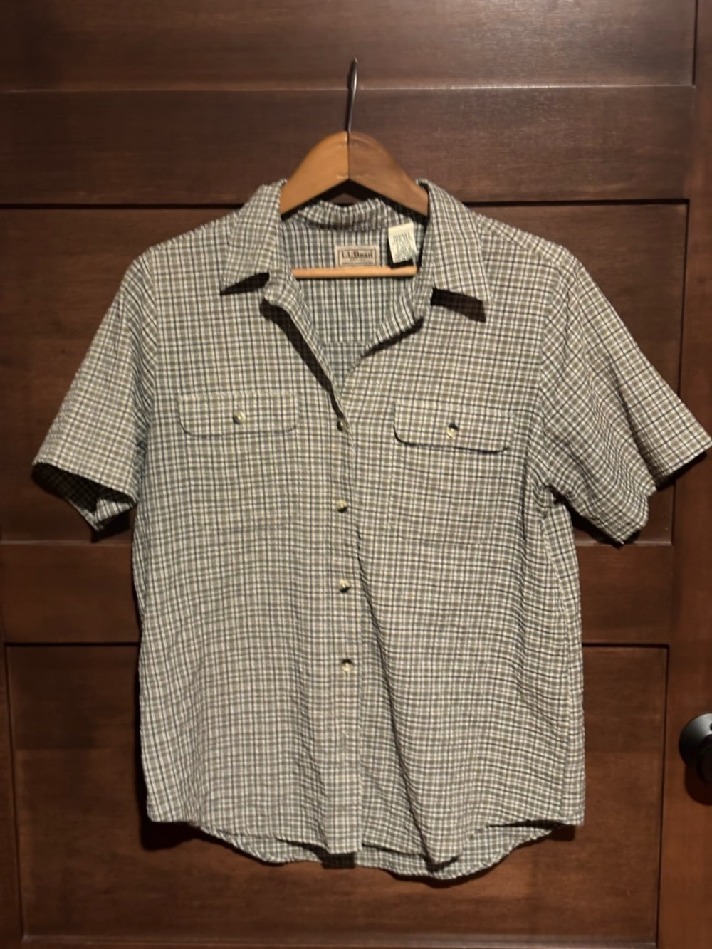 LL BEAN WOMENS M Size Medium Green Short Sleeve Button Front Shirt